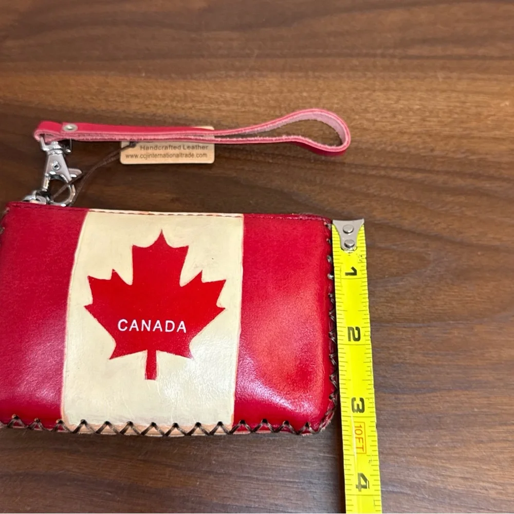 NWT CCJ Canada‎ Flag Handcrafted Leather Coin Purse Detachable Wristlet Strap